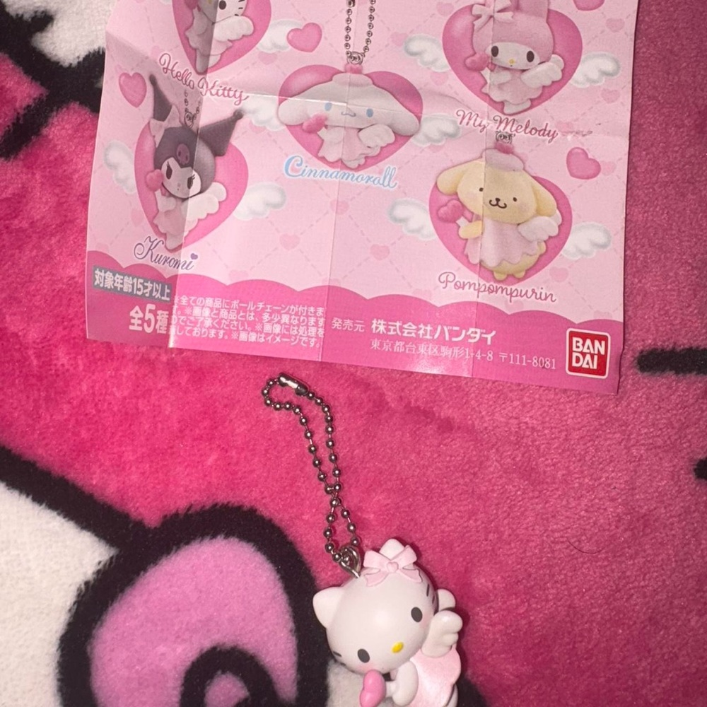 Hello kitty gashapon keychain